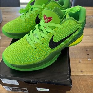 Kobe VI Proto “Grinch” Nikes